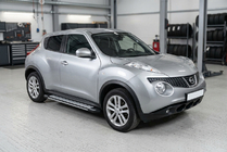 Nissan Juke 2010–2019 Sidosteg Rainbow (2 st, aluminium) foto 1