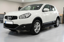 Nissan Qashqai 2010–2014 Sidosteg Allmond Black (2 st, aluminium) foto 1