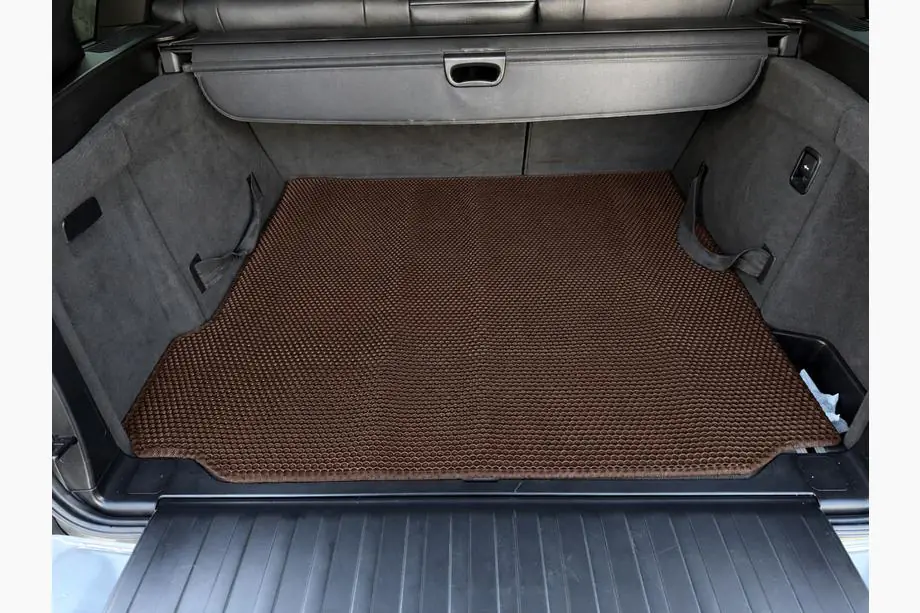 BMW X5 E70 2007–2013 Gummimatta till bagageutrymmet Carsuit (Brun) Image