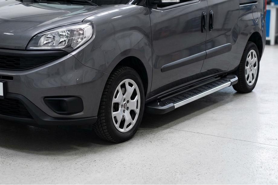Opel Combo 2012–2018 Sidosteg RedLine V1 (2 st, aluminium) Image