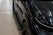 Opel Vivaro 2001–2015 Sidosteg Allmond Black (2 st, aluminium) foto 2