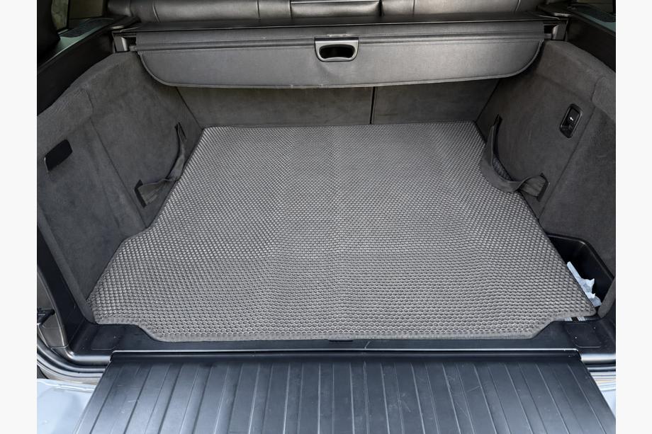 BMW X5 E70 2007–2013 Gummimatta till bagageutrymmet Carsuit (Grå) Image