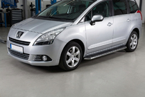 Peugeot 5008 2009–2016 Sidosteg Maydos V1 (2 st, aluminium ↗ rostfritt stål) foto 1