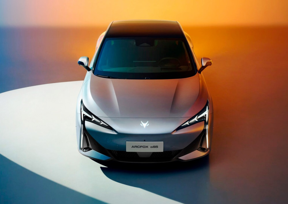 Test av Arcfox S5: eldriven sedan för dynamisk körning