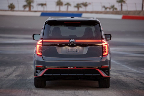 Recension av Nissan Armada III NISMO 2026: kraftfullt flaggskepp för terrängkörning Foto 4