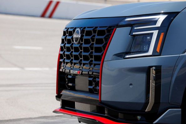 Recension av Nissan Armada III NISMO 2026: kraftfullt flaggskepp för terrängkörning Foto 5