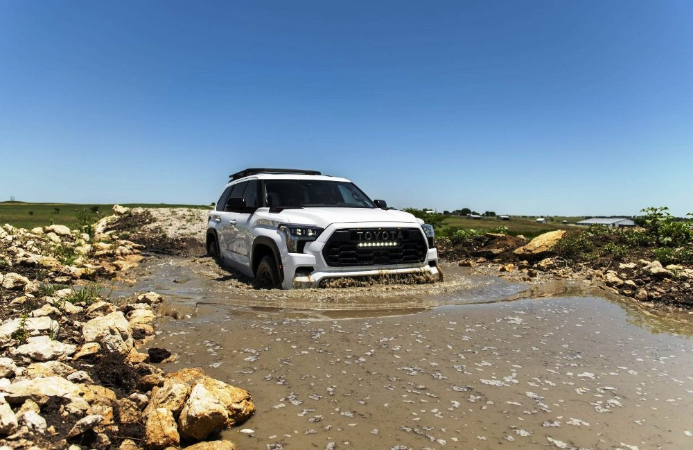 Test av Toyota Sequoia III (XK80): specifikationer, utrustningsnivåer, bilder