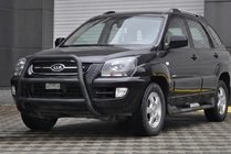 Kia Sportage 2004–2010 Kängurubåge WT018 Black (rostfritt stål) foto 1