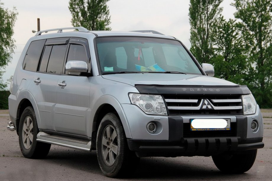 Mitsubishi Pajero Wagon IV 2006–2021 Frontbåge ST015-13 Black (rostfritt stål) Image