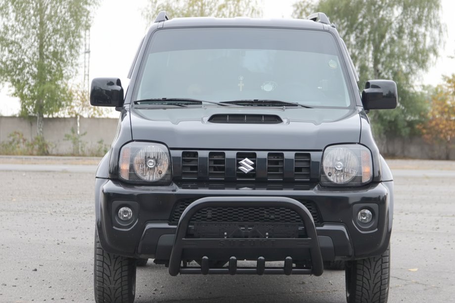 Suzuki Jimny 1998–2018 Frontbåge QT006 Black (rostfritt stål) Image