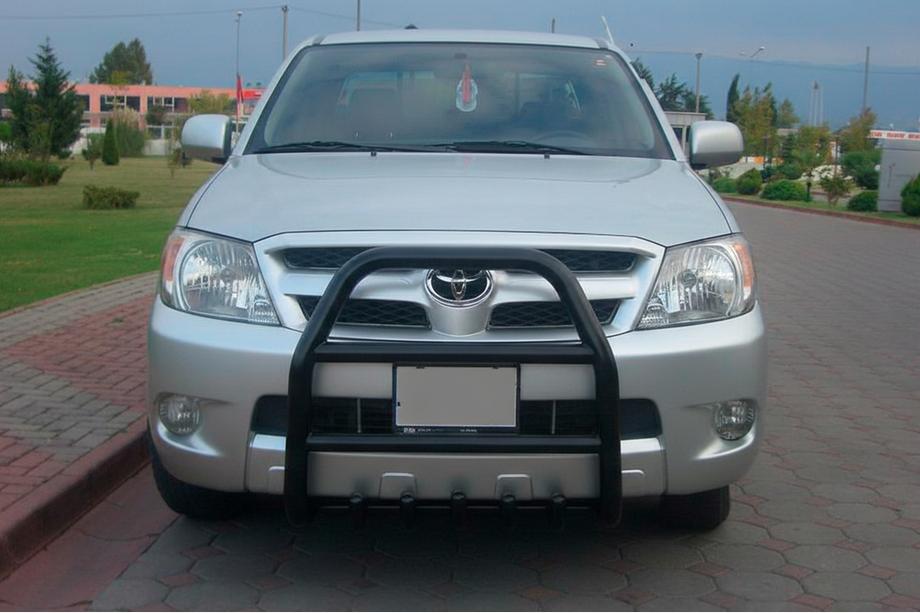 Toyota Hilux 2006–2015 Frontbåge (bullbar) QT007 Black (rostfritt stål) Image
