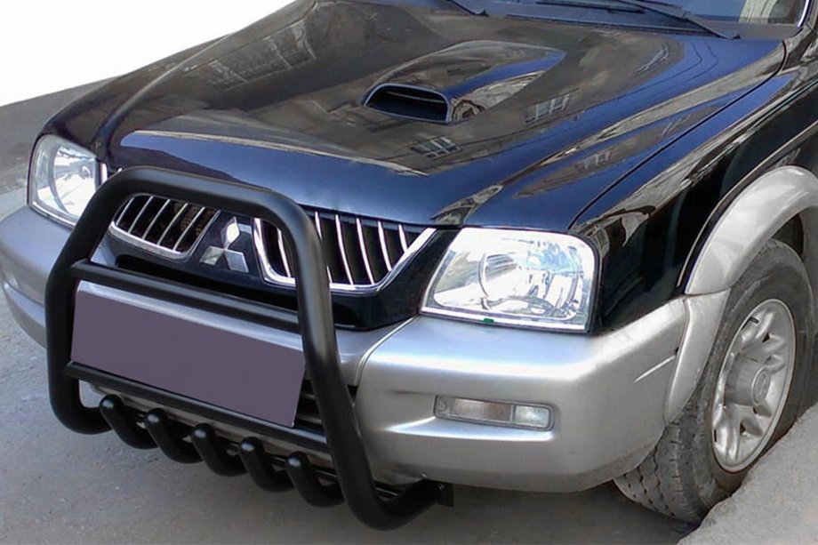 Mitsubishi L200 1996–2006 Frontbåge (bullbar) QT007 Black (rostfritt stål) Image