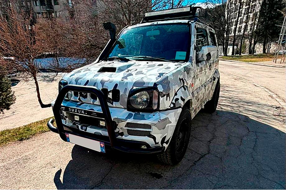 Suzuki Jimny 1998–2018 Kängurubåge QT007-Exclusive Black (med text, rostfritt stål) Image