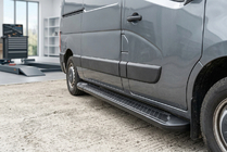 Opel Movano 2010–2021 Sidosteg Allmond Black (2 st, aluminium) foto 1