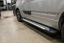 Opel Movano 2010–2021 Sidosteg Line (2 st, aluminium) foto 1