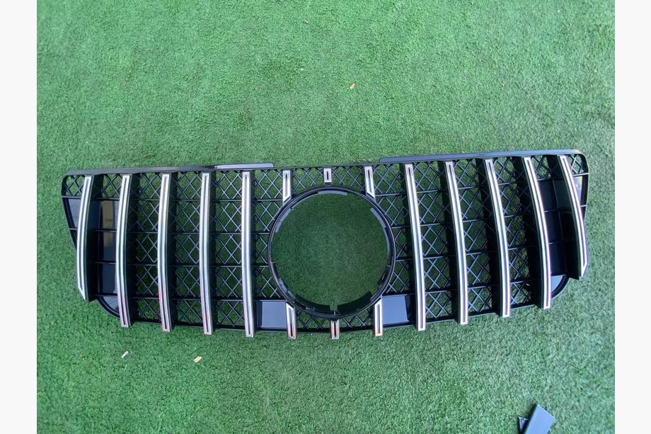 Mercedes ML W164 2005–2011 Rea! Frontgrill (GT Panamericana, 2009-2012) Image