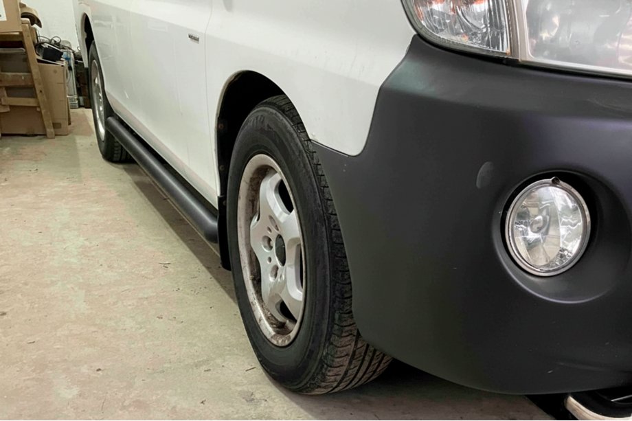 Hyundai H200, H1, Starex 1998–2007 Sidorör BB002 Black (2 st, rostfritt stål) Image