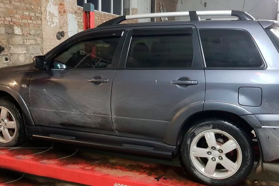 Mitsubishi Outlander 2001–2006 Sidorör Black (2 st., rostfritt) Image