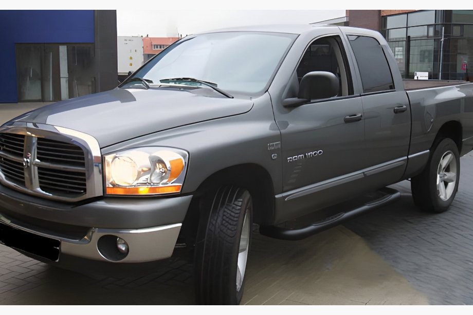 Dodge RAM (DR/DH/D1/DC/DM) 2002–2009 Vinklade sidorör Black (2 st, rostfritt stål) Image