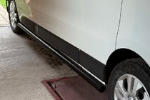 Renault Trafic 2001–2015 Sidorör BB002 Black (2 st, rostfritt stål) foto 2