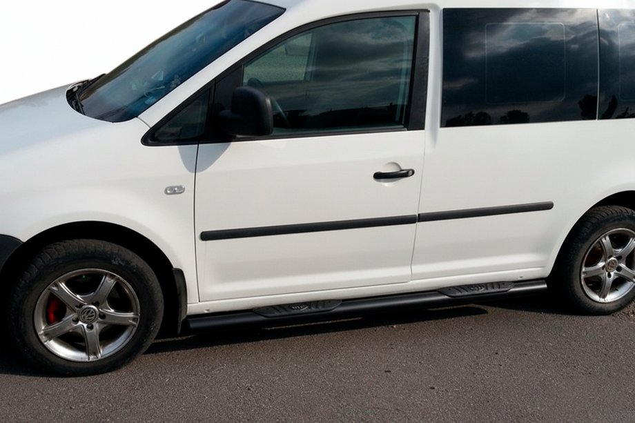 Volkswagen Caddy 2004–2010 Sidorör BB001 Black (2 st., rostfritt stål) Ø60, Maxi-version Foto 5