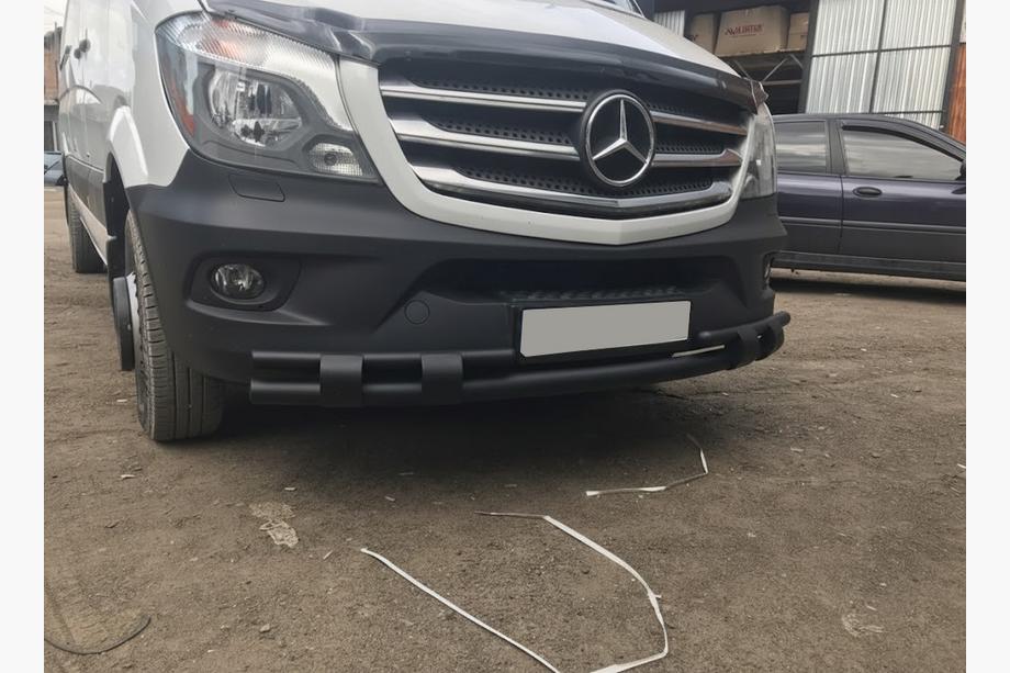 Mercedes Sprinter W906 2006–2018 Främre nedre skyddsbåge Shark Black (rostfritt stål) från 2013 Image