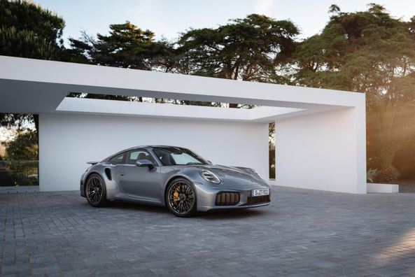 Test av Porsche 911 Turbo S T-Hybrid: den starkaste seriebyggda 911