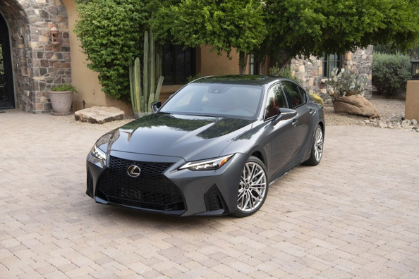 Lexus IS 500: kraftfull sportsedan med atmosfärisk V8 Foto 3