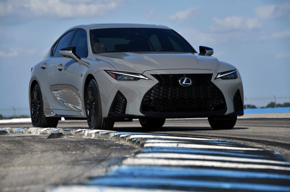 Lexus IS 500: kraftfull sportsedan med sugmotor-V8