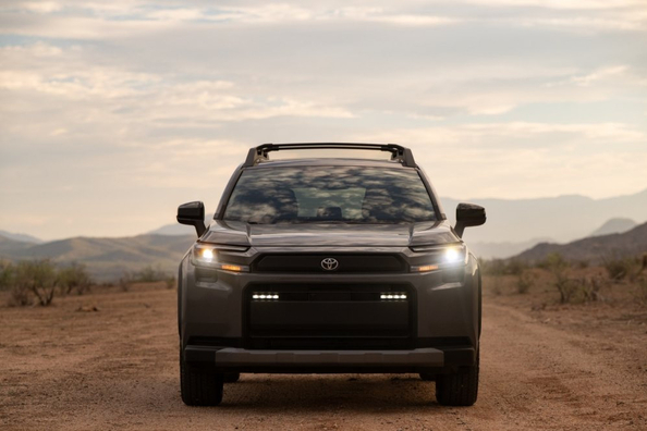 Test av Toyota RAV4 Woodland: äventyrsinriktad crossover med hybriddrift Foto 3