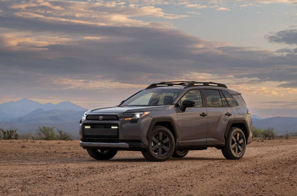 Test av Toyota RAV4 Woodland: äventyrscrossover med hybriddrift