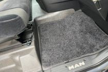 MAN TGX 2020– Textilmattor Deluxe (Svart) foto 2