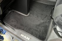 MAN TGX 2020– Premium textilmattor (Svart) foto 1