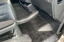 Mercedes Atego 2013– Textilmattor Deluxe (Svart) foto 2