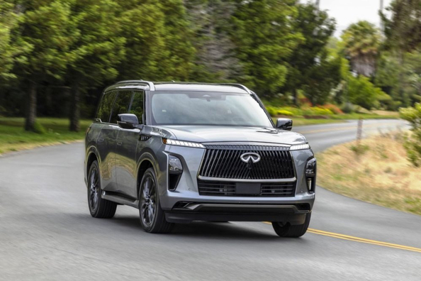 Infiniti QX80 andra generationen: tekniska specifikationer, utrustningsnivåer, bilder Foto 1