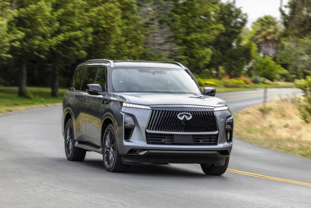 Infiniti QX80 i andra generationen: Specifikationer, utrustning, bilder