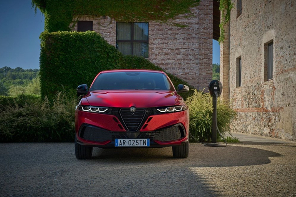 Test av Alfa Romeo Tonale 2025: italiensk stil i en kompakt crossover