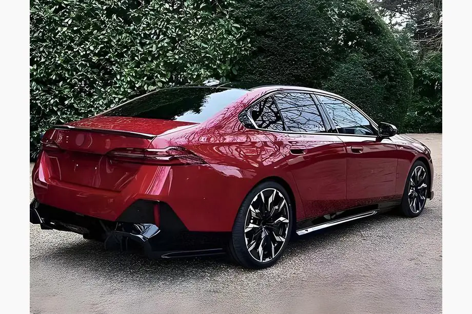 BMW 5/i5-serie G60/G60E/G61 2023– Tröskel-extensions (för M-Sport-trösklar) Image
