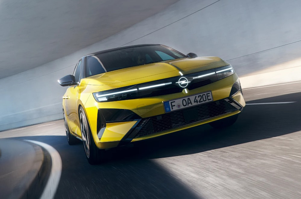 Nya Opel Astra L 2026: test av den kompakta halvkombin