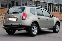 Dacia Duster 2008–2018 Bakre rak båge Black (rostfritt stål) foto 3