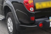 Mitsubishi L200 2006–2015 Bakre hörn AK003 Black (2 st, rostfritt stål) foto 2