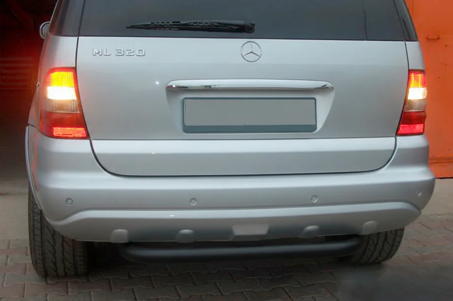 Mercedes ML W163 1997–2005 Bakre skyddsbåge AK006 Black (rostfritt stål) Image