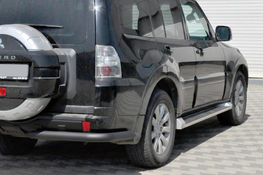 Mitsubishi Pajero Wagon IV 2006–2021 Bakre skyddsbåge AK003 Black (rostfritt stål) Image