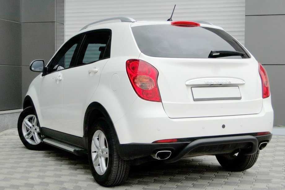 SsangYong Korando 2010–2019 Bakre skyddsbåge AK006 Black (rostfritt stål) Image