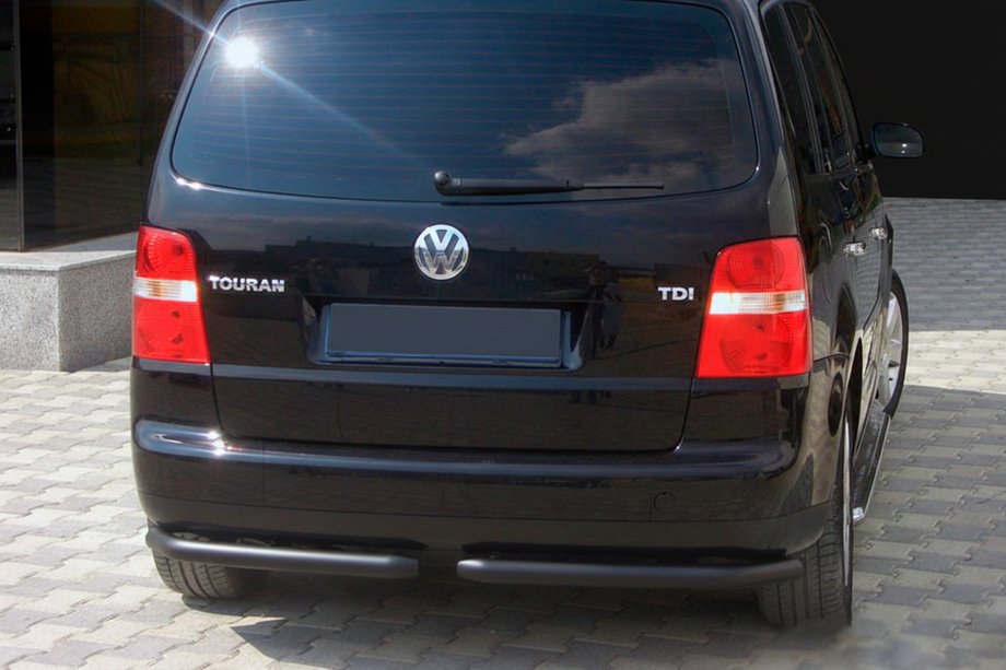 Volkswagen Touran 2003–2010 Bakre hörndelar AK003 Black (2 st, rostfritt stål) Image