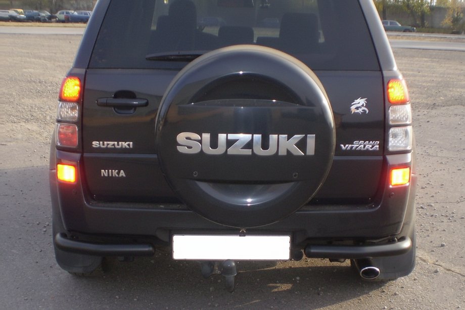 Suzuki Grand Vitara 2005–2017 Bakre skyddsbåge AK003 Black (rostfritt stål) Image
