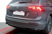 Volkswagen Tiguan 2016–2023 Bakre skyddsbåge AK001-2 Black (rostfritt stål) foto 1
