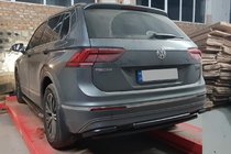 Volkswagen Tiguan 2016–2023 Bakre skyddsbåge AK001-2 Black (rostfritt stål) foto 2