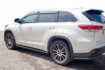 Toyota Highlander 2013–2019 Bakre hörnbågar Black (2 st, rostfritt stål) foto 2