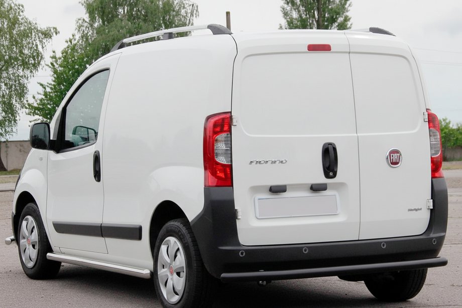 Fiat Fiorino/Qubo 2008–2024 Bakre stötfångarskydd Black (rostfritt stål) Image